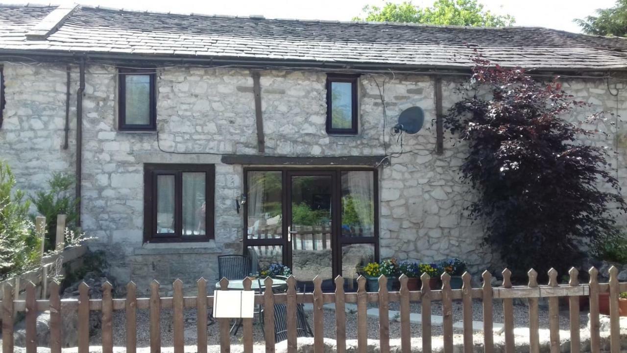 Hollybush Inn Elton  외부 사진