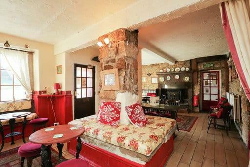 Hollybush Inn Elton  외부 사진